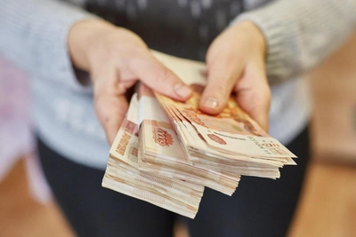 Russia's Wage Growth Slows: Causes and Recession Risks