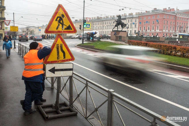 Новый стандарт дорожных знаков заменит устаревший ГОСТ, действовавший с 2006 года | Источник: Михаил Огнев / FONTANKA.RU
