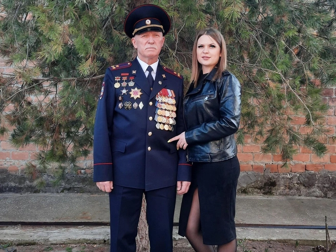 Владимир Попов с дочерью Анастасией | Источник: Анастасия Попова / VK.com