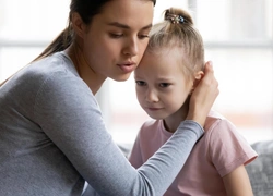 Психосоматика детских заболеваний: как поведение родителей влияет на здоровье ребенка