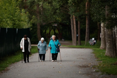 Соцфонд удваивает выплаты пенсионерам после 80 лет