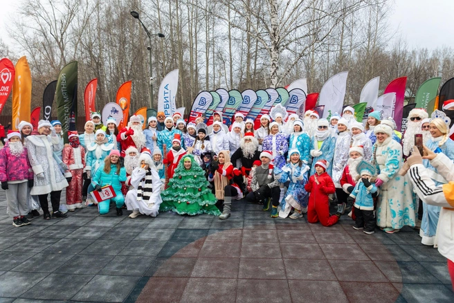 После забега участников ждали горячий чай, музыкальные выступления | Источник: Максим Майер