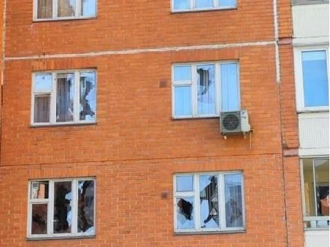 Ударной волной в доме напротив выбило стекла | Источник: Тимон, Балашиха Life / Telegram