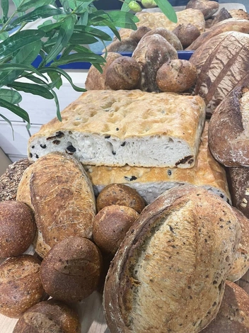 Каждый найдет себе хлеб и выпечку по вкусу  | Источник: Schmidt