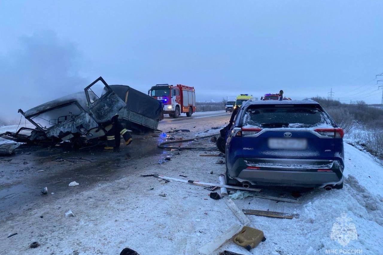 На трассе М-8 под Архангельском разбился автомобиль — видео - 21 января  2024 - 29.ру