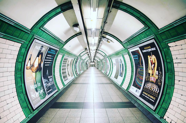 Инстаграм (запрещенная в России экстремистская организация) недели: лондонское метро Уилла Скотта