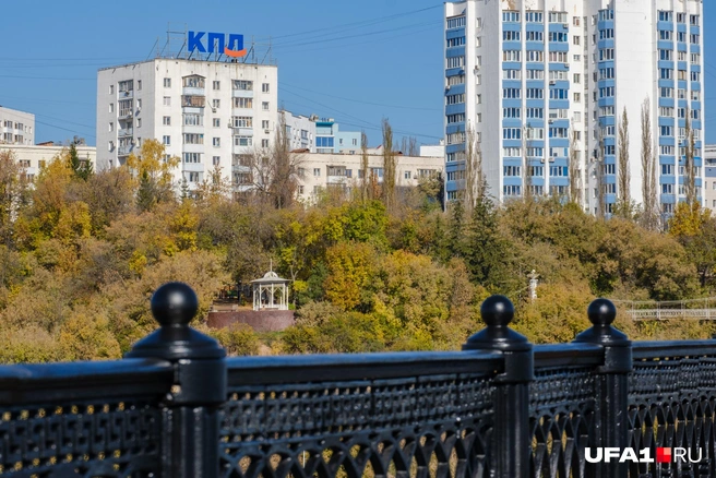 Смотровая беседка и висячий мост | Источник: Булат Салихов / UFA1.RU