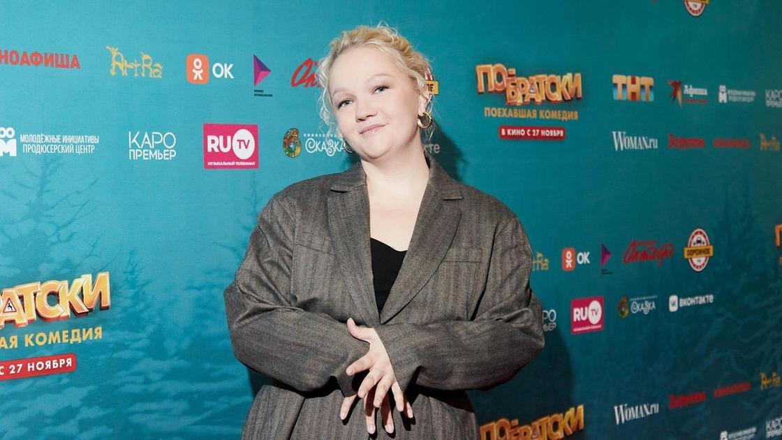 Искры летят: юмористка Варя Щербакова впервые вышла в свет со своим возлюбленным