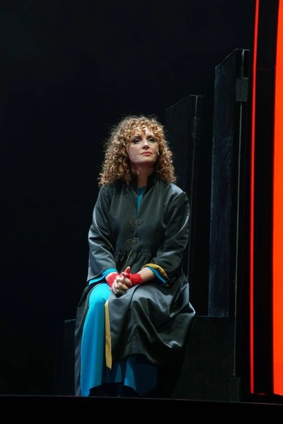 Елена Ксенофонтова | www.starhit.ru
