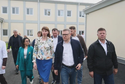 Текслер осмотрел новую поликлинику в Аргаяше