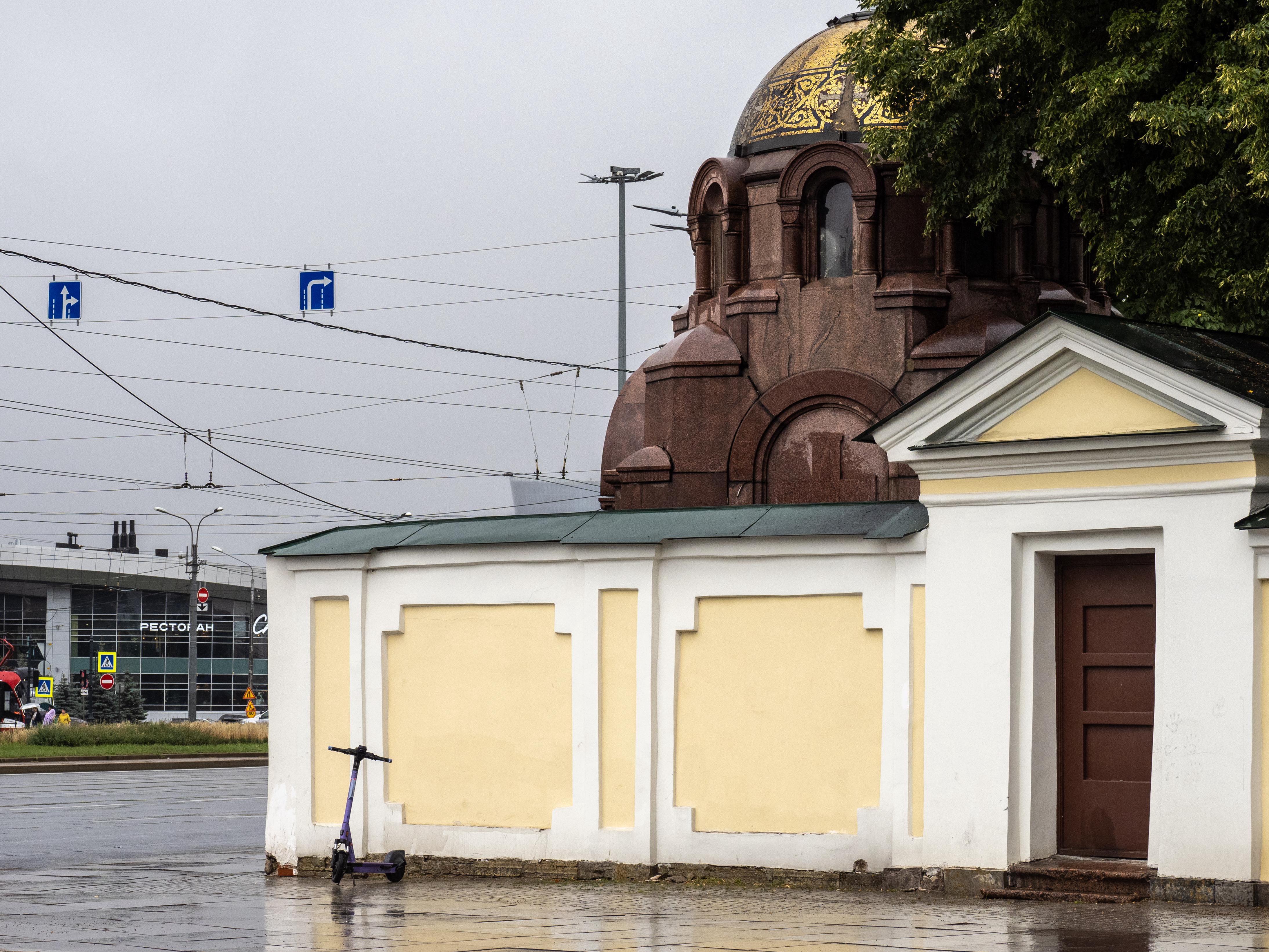 Ремонт эскалатора в метро Петербурга: вход ограничат до декабря