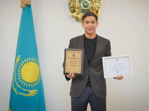 Вратарь «Кайрата» Шерхан Калмурза, ставший известным после матча с «Реалом», получил грант