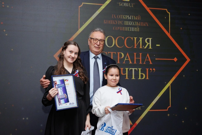 Почетный житель Тракторозаводского района, лауреат премии Законодательного Собрания Челябинской области «Общественное признание» Горбунов В. А. | Источник: «БОВИД»