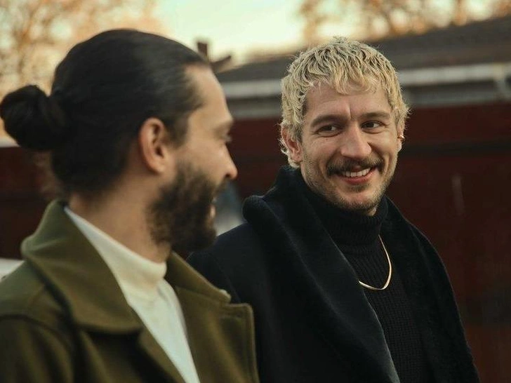Местом действия сериала «Три куруша» становится вымышленный район Чинар Алты. | Источник: Кадр из сериала «Три куруша»