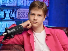 В 7 лет преподавал химию, в 14 — работает над секретным проектом: удивительная жизнь юного гения Саши Кравченко