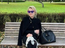 «Каждое утро тренировка. Завтрак — чашка кофе»: Рената Литвинова снова шокирует подписчиков чрезмерной худобой