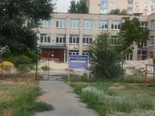 Огонь вспыхнул в школе № 32 в Волжском | Источник: читатели V1.RU