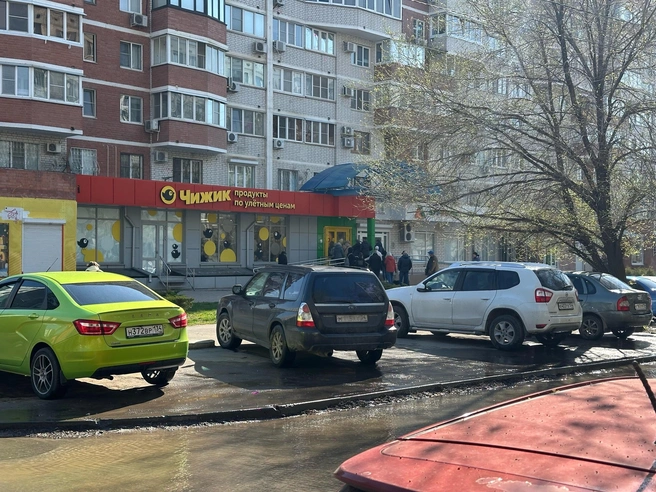 Люди хотят воды | Источник: Диана Гебельт / V1.RU