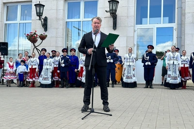 Звезда «Бригады» и «Иди и смотри» приехал в Волгоград