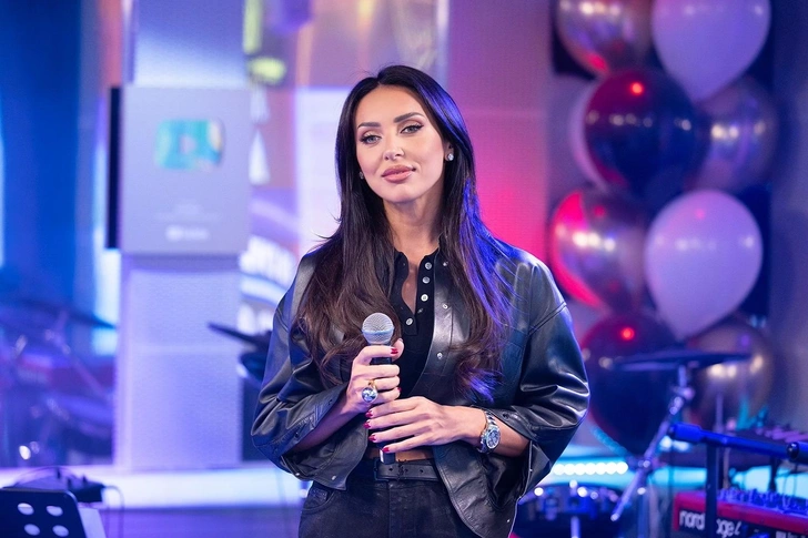 Певица Алсу появилась на публике в образе, который никогда не выйдет из моды | Источник: пресс-служба