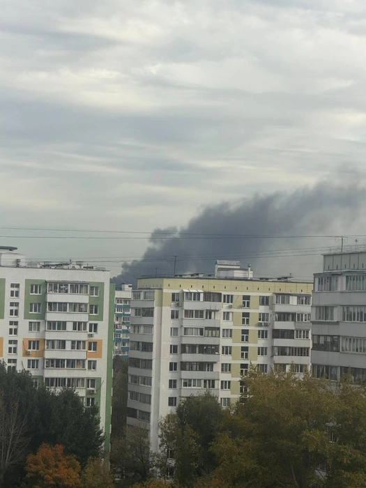 За разъяснениями относительно источника дыма экстренные службы рекомендовали обратиться непосредственно к руководству предприятия | Источник: «Нагатино — это мы» / T.me