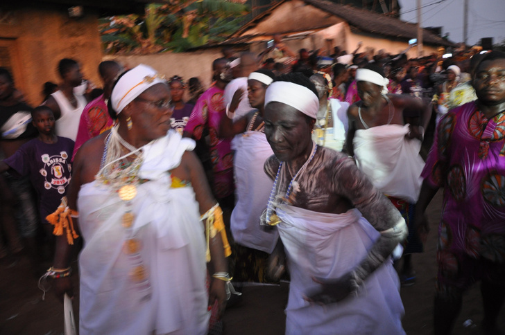 Вестницы духов: как готовятся к обряду жрицы традиционного культа в Кот-д’Ивуаре
