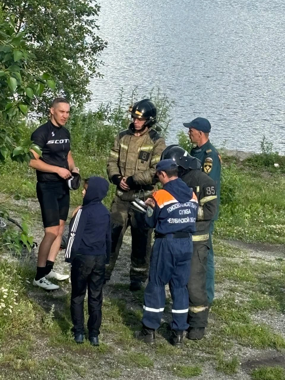 Сотрудник МЧС спас тонущего школьника в Златоусте Челябинской области - 24  июня 2024 - 74.ру