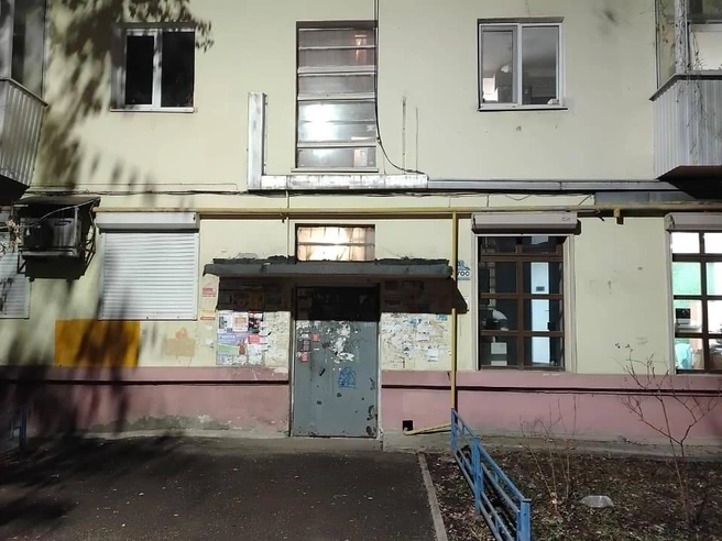В этом доме Артем жил с самого рождения | Источник: читатель E1.RU 