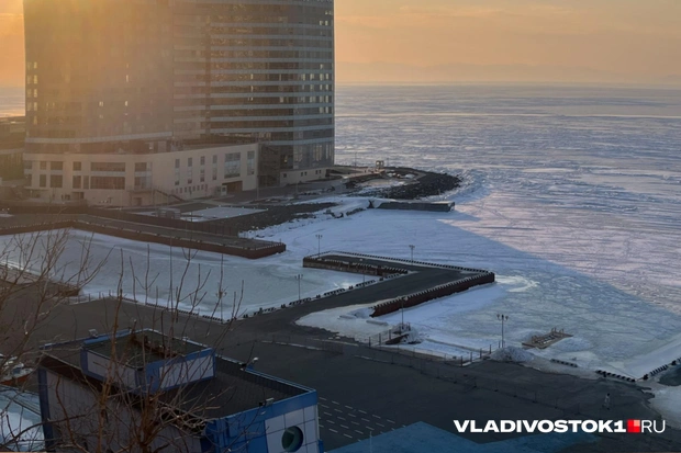 Водная станция ТОФ сейчас и в 80-е года | Источник: Елена Буйвол / VLADIVOSTOK1.RU