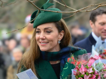 В королевском изумрудном: Кейт Миддлтон появилась на рождественской службе