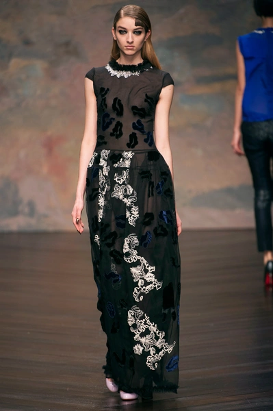 Показ осенней коллекции Michael van der Ham | Источник: imaxtree