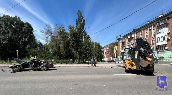 За рулем экскаватора был 26-летний водитель | Источник: ГУ МВД Росси по Самарской области
