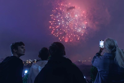 Три фейерверка на День города в Тюмени