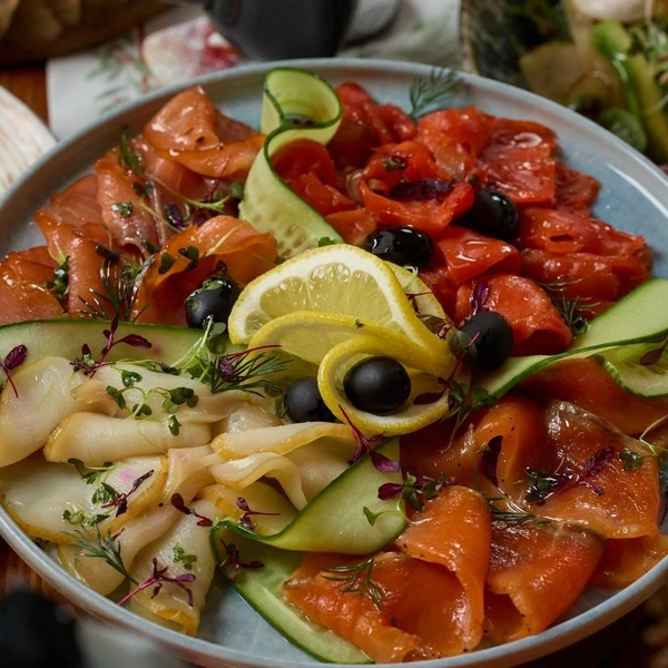 Повара готовят с любовью к гостям | Источник: «Дружба»