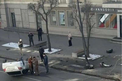 Автомобиль перевернулся в центре Красноярска