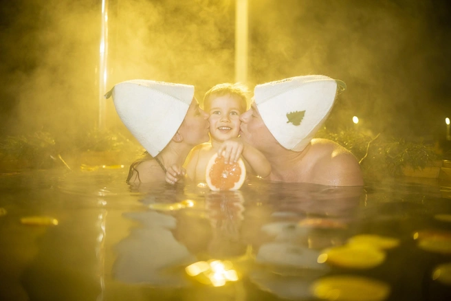 1 января можно провести активно на катке и бильярде, а вечером приятно отдохнуть в бане всей семьей | Источник: Sibberry Club