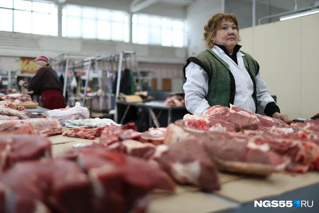 Продавцы охотно рассказывают о том, как хорошо было раньше и как плохо с торговлей сейчас | Источник: Евгений Софийчук / NGS55.RU