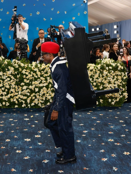 Andre 3000 на Met Gala 2025 | Источник: JOHN ANGELILLO