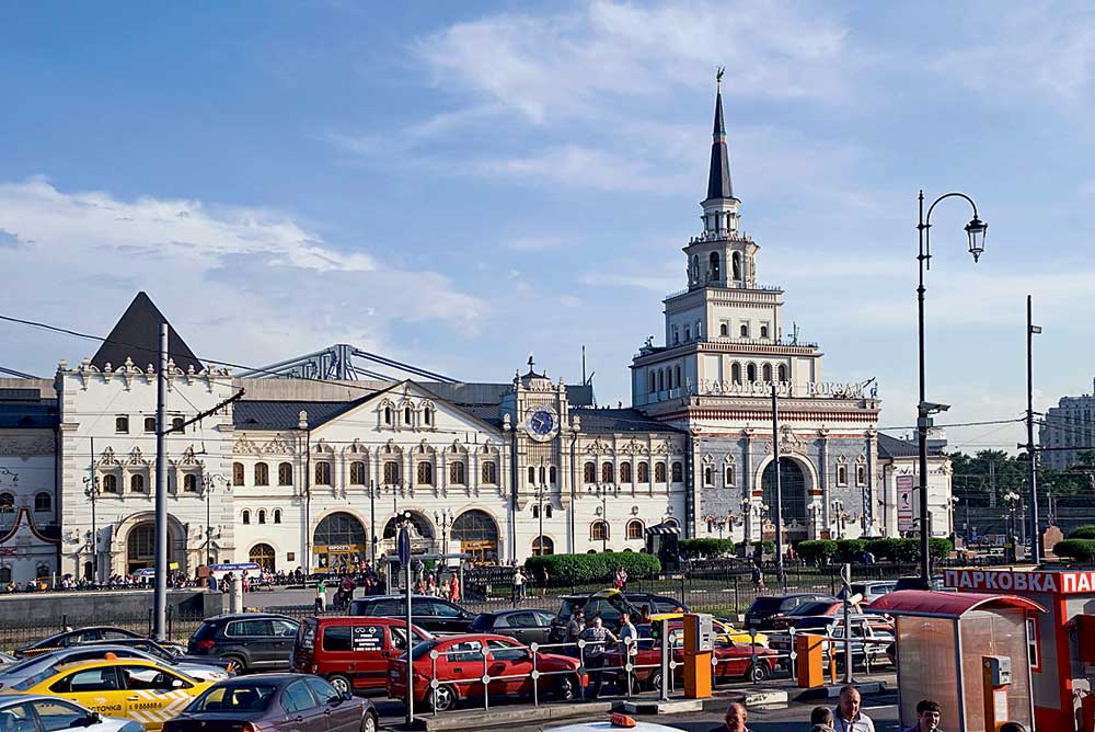 Москва казанская. ЖД вокзал Москва Казанский. Ярославский вокзал Щусев. Московский Казанский ЖД вокзал. Казанский вокзал вокзал.