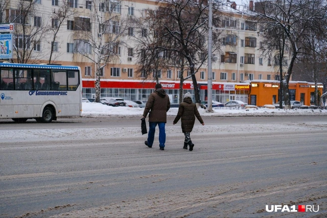 Во-первых, это просто опасно — мало ли что
