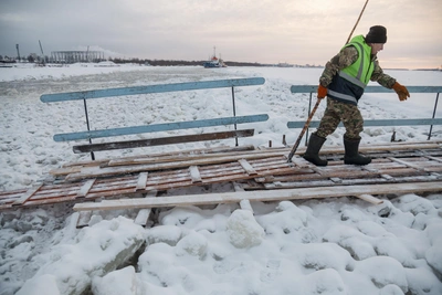 В Архангельске закрыли еще одну ледовую переправу