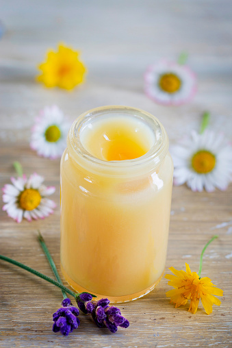 Как правильно принимать пчелиное маточное молочко - www.wday.ru - WDAY