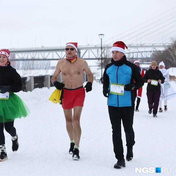 И не холодно ведь! | Источник: Александр Ощепков / NGS.RU