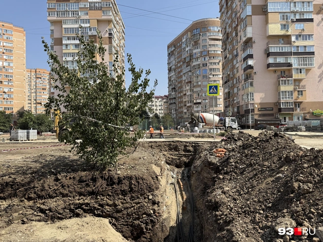Во время ветра на стройке поднимается песок | Источник: Валерия Дульская / 93.RU