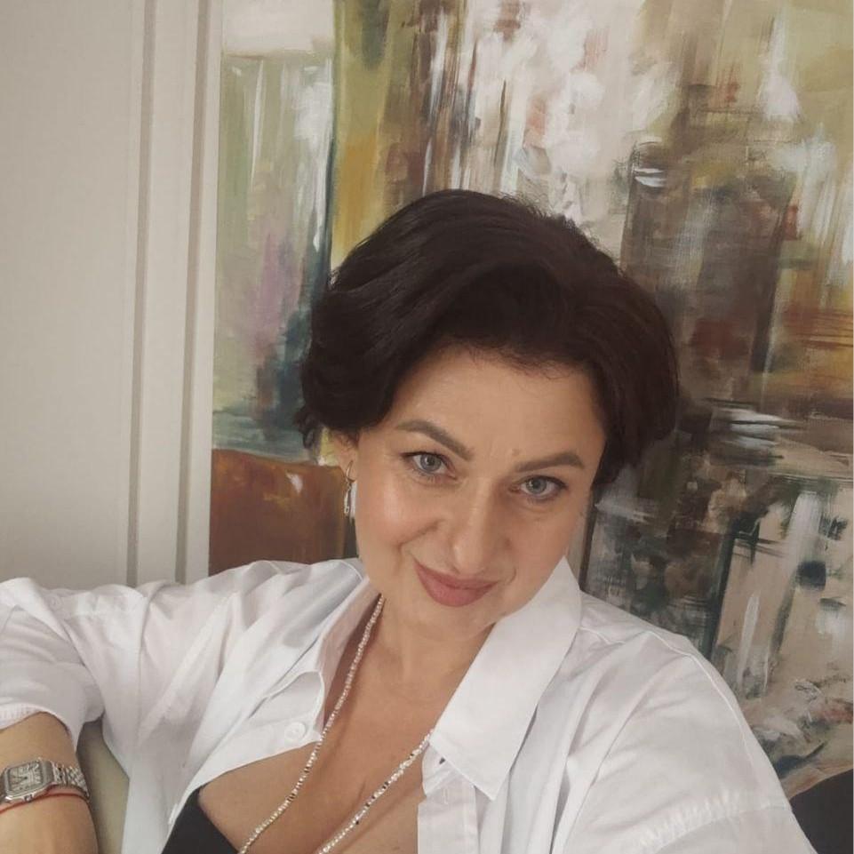<p>Анна Казарина</p>