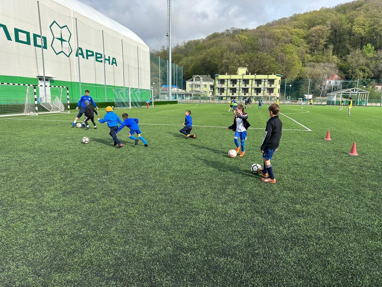 «Более 80 детей оказались в очаге»: челябинские футболисты на сборах в Сочи подхватили норовирус