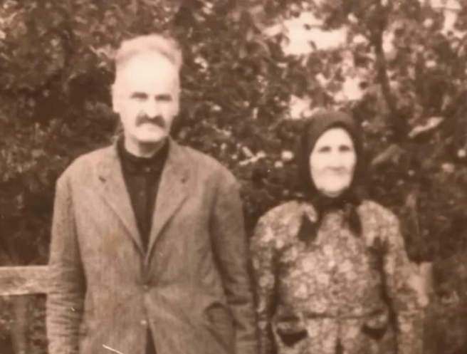 Воспитывали будущего народного любимца дедушка и бабушка | Источник: yaroslavevdokimov.official / Instagram (деятельность запрещена на территории РФ)