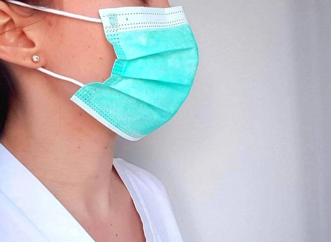 Пациентка с коронавирусом описала первый симптом COVID-19 | ya62.ru