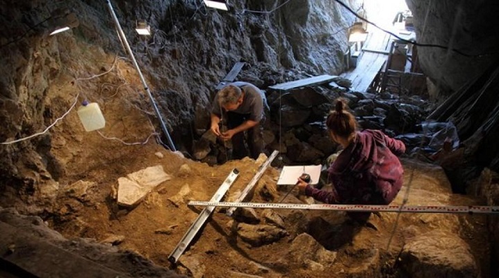 На Алтае обнаружили пещеры с останками древних людей