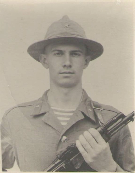 Виктор Шлыков после принятия присяги в мае 1986 года в Чирчике | Источник: архив Виктора Шлыкова